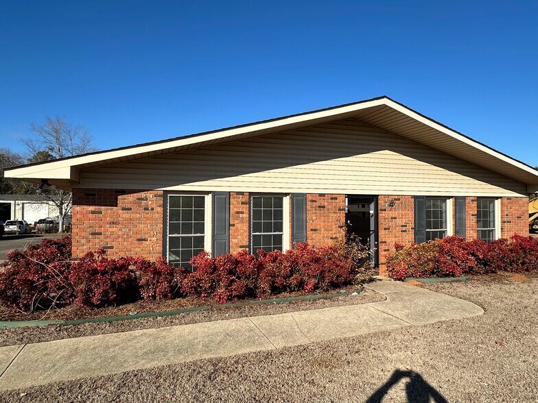 2094 Fisher St SW, Huntsville, AL à louer - Photo du bâtiment - Image 2 de 8