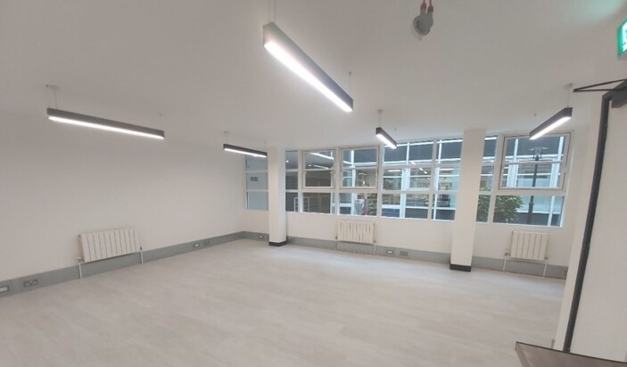 Blythe Rd, Londres à louer - Photo intérieure - Image 2 de 6