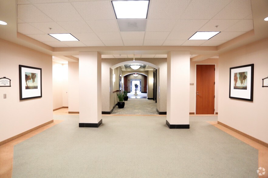 8720 Stony Point Pky, Richmond, VA for lease - Lobby - Image 2 of 14