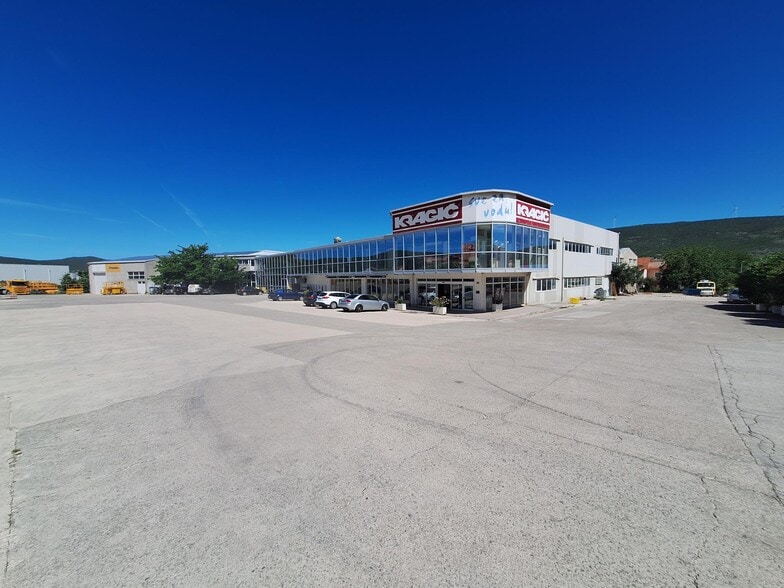 for lease - Building Photo - Image 2 of 8