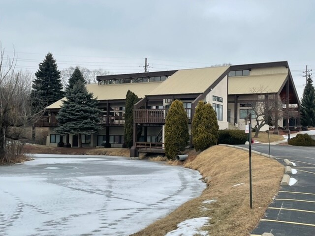 1441 N Mayfair Rd, Milwaukee, WI for lease - Building Photo - Image 1 of 11