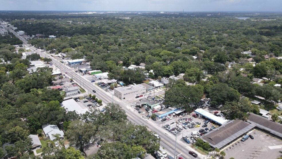 7279 N Nebraska Ave, Tampa, FL à vendre - Photo du bâtiment - Image 3 de 8