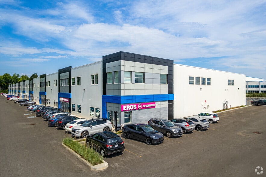 4975-5013 Rue Louis-B.-Mayer, Laval, QC à louer - Photo du bâtiment - Image 1 de 7