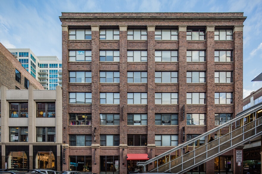 730 N Franklin St, Chicago, IL à louer - Photo du bâtiment - Image 1 de 13