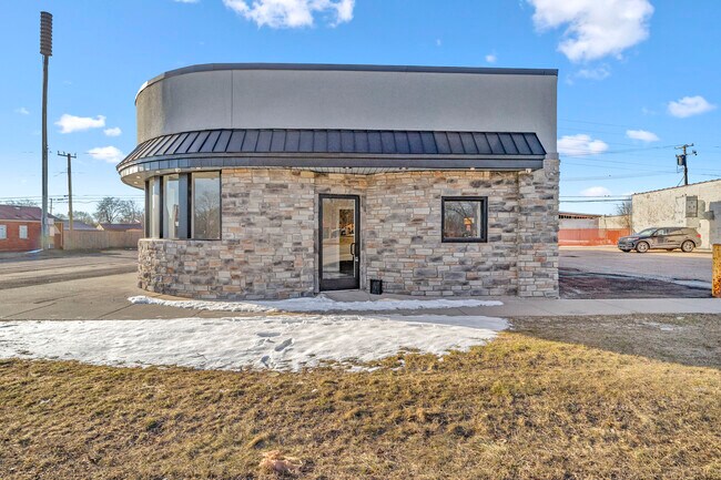 More details for 32413 Michigan Ave, Wayne, MI - Retail for Sale