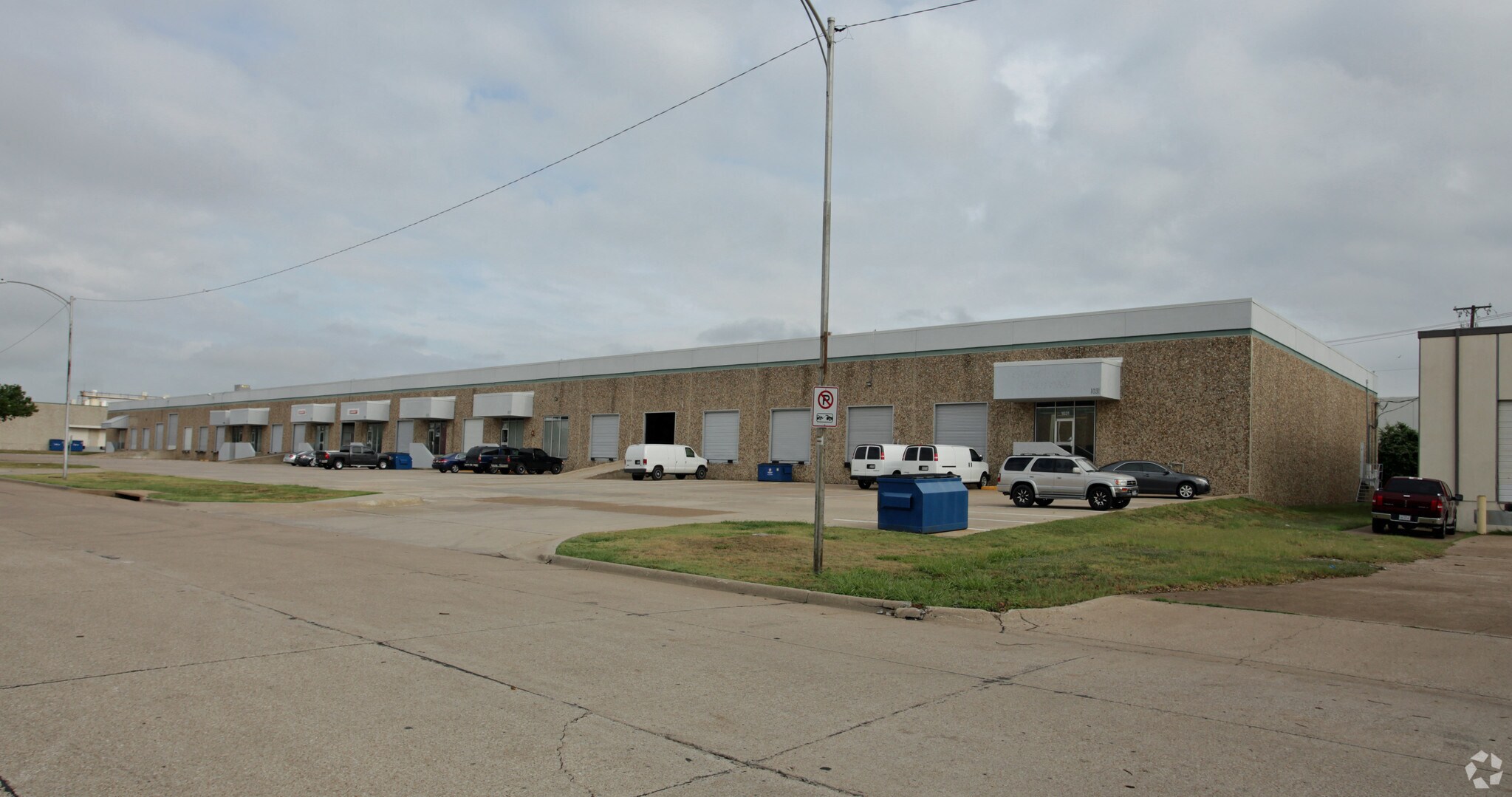 1013-1031 Avenue M, Grand Prairie, TX à louer Photo du bâtiment- Image 1 de 2