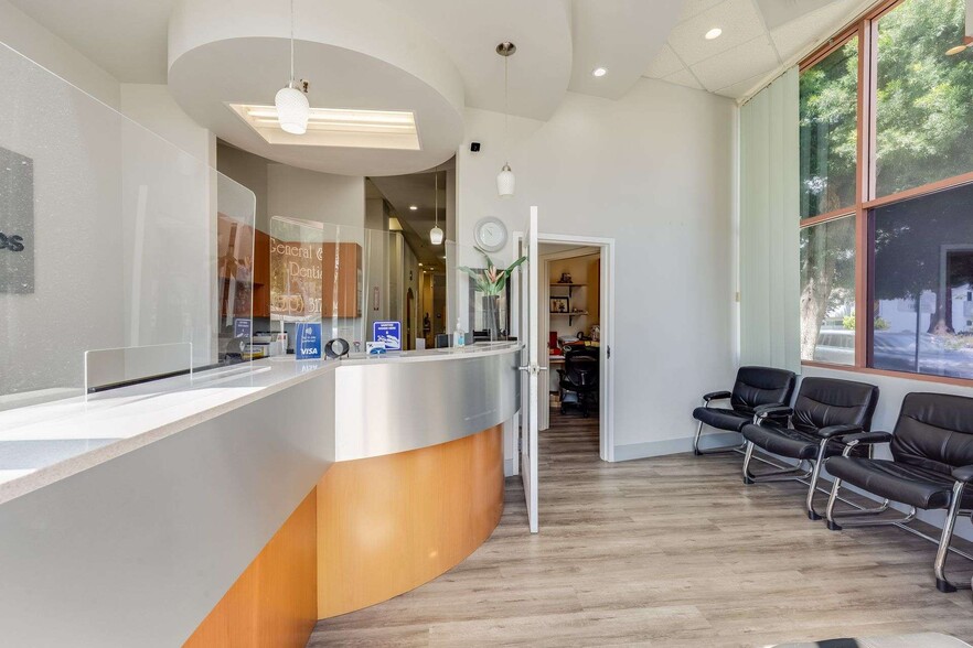 15401 Hesperian Blvd, San Leandro, CA for lease - Lobby - Image 3 of 35