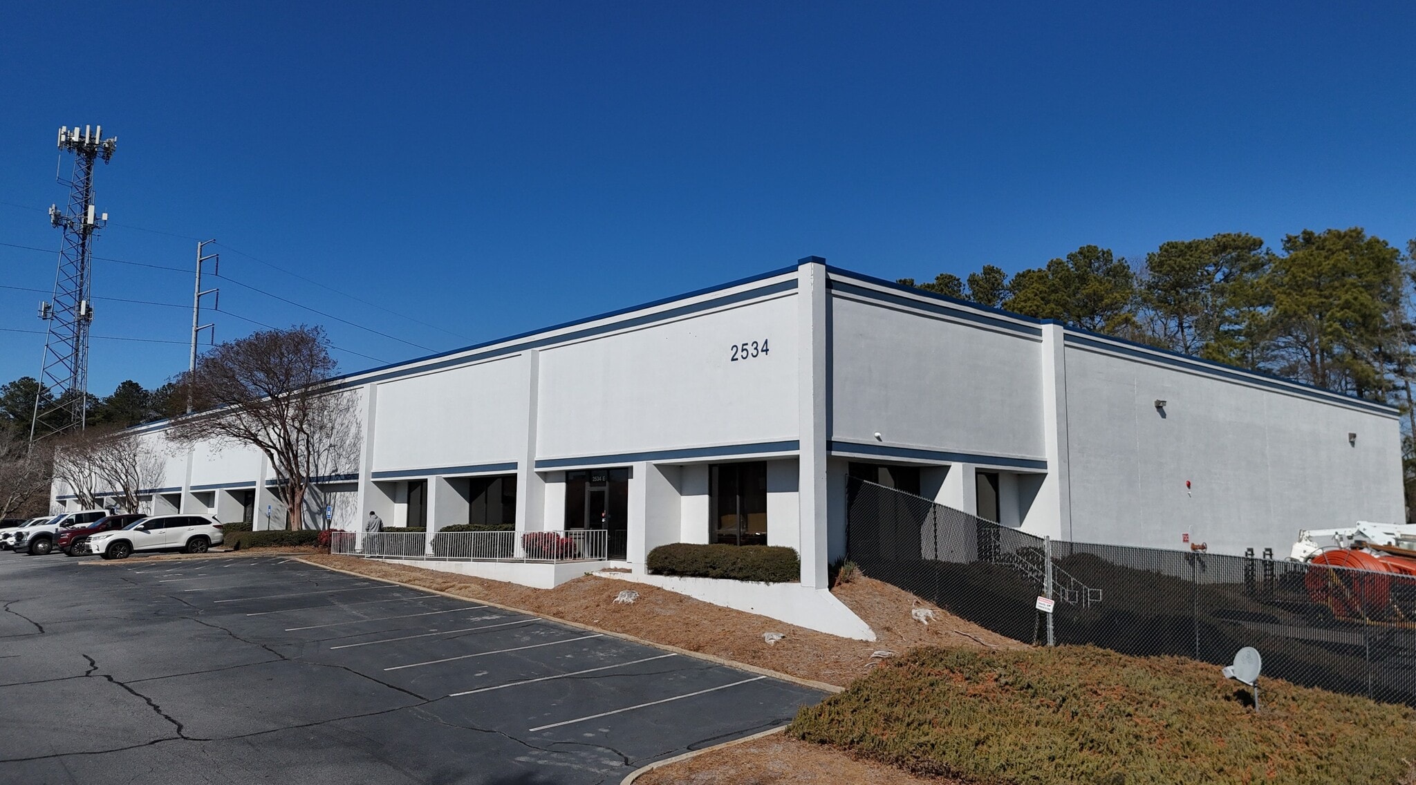 2534 N Royal Pl, Tucker, GA for lease Primary Photo- Image 1 of 5