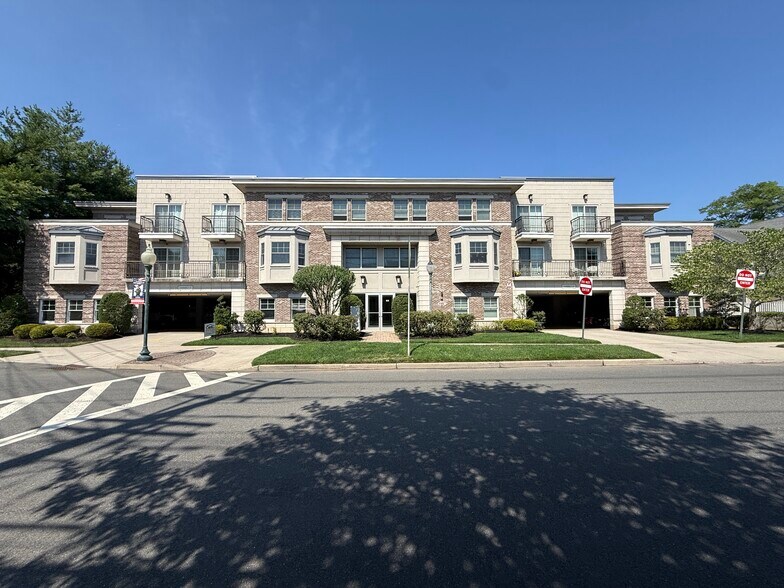 55 Patterson St, Hillsdale, NJ à vendre - Photo du bâtiment - Image 1 de 11