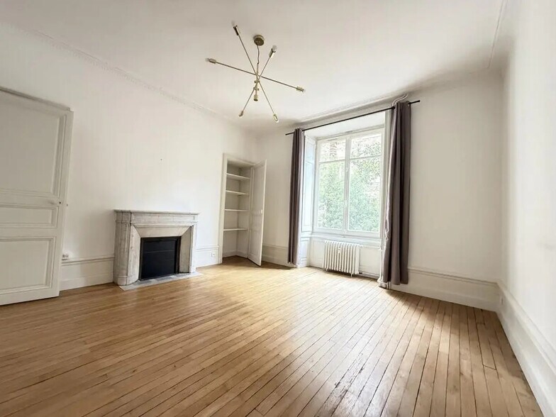 Bureau dans Nantes à louer - Photo du bâtiment - Image 2 de 6