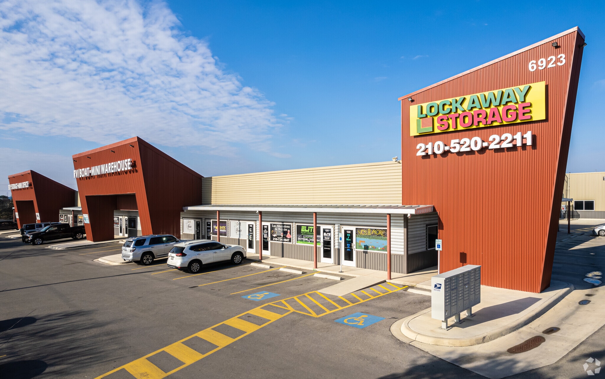 6923 W Loop 1604, San Antonio, TX for lease Building Photo- Image 1 of 15