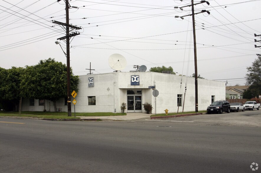 10545 Burbank Blvd, North Hollywood, CA à louer - Photo du bâtiment - Image 3 de 17