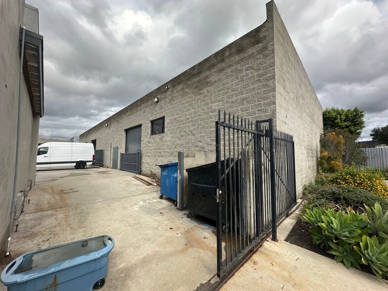 2918 Denby Ave, Los Angeles, CA for lease - Building Photo - Image 2 of 5