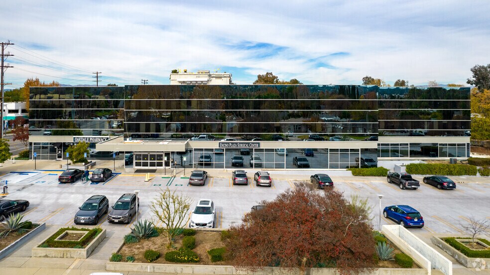 5400 Balboa Blvd, Encino, CA à louer - Photo du bâtiment - Image 2 de 4