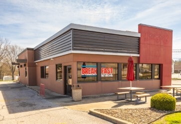 1209 N Main St, Huntingburg, IN for lease Primary Photo- Image 1 of 8