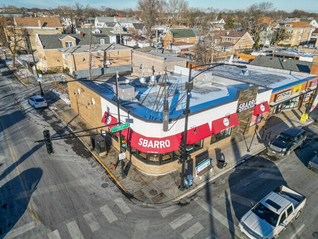 Plus de détails pour 5554 W Fullerton Ave, Chicago, IL - Commerce de détail à vendre