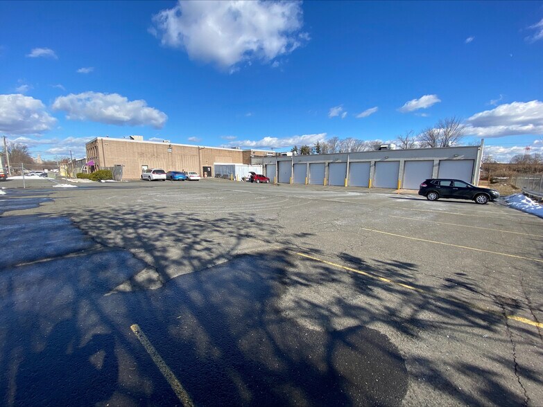 376 Ledyard St, Hartford, CT à louer - Photo du bâtiment - Image 3 de 27