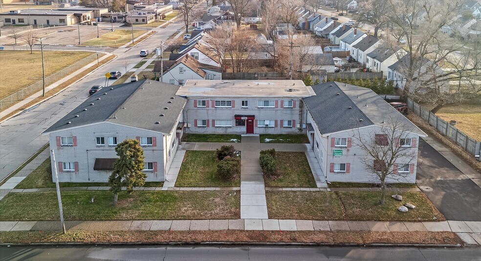 1130 E Woodward Heights Blvd, Hazel Park, MI à vendre - Photo du bâtiment - Image 3 de 7