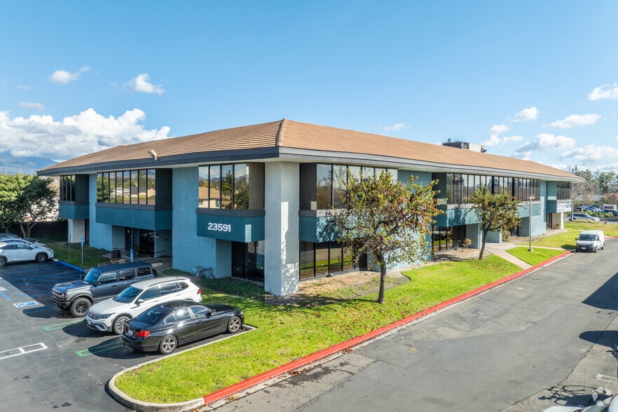 23591 El Toro Rd, Lake Forest, CA for lease - Primary Photo - Image 1 of 36