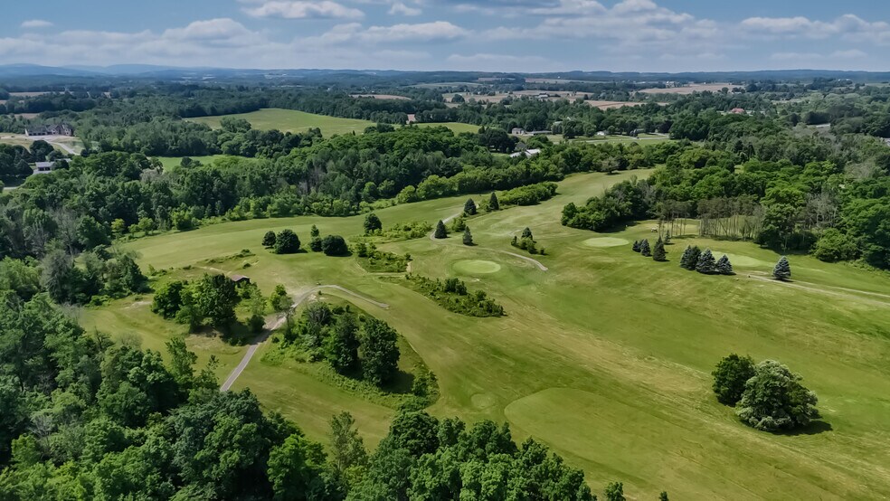 1450 Brace Rd, Victor, NY à vendre - Photo du bâtiment - Image 2 de 112
