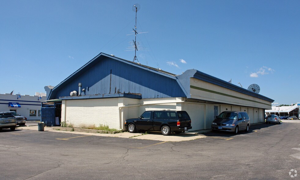 6025 S La Grange Rd, La Grange, IL à vendre - Photo du bâtiment - Image 2 de 2