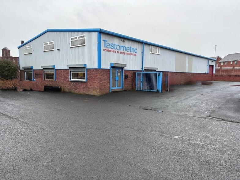 Queensway, Rochdale for sale - Building Photo - Image 1 of 9