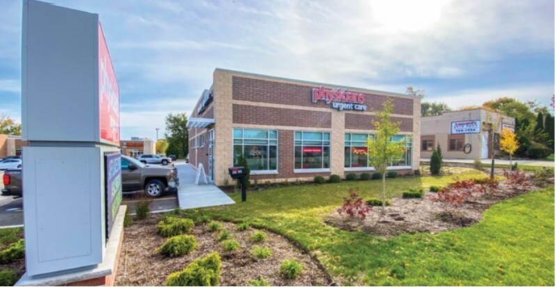 3111 S Chicago Ave, South Milwaukee, WI à louer - Photo du bâtiment - Image 3 de 4