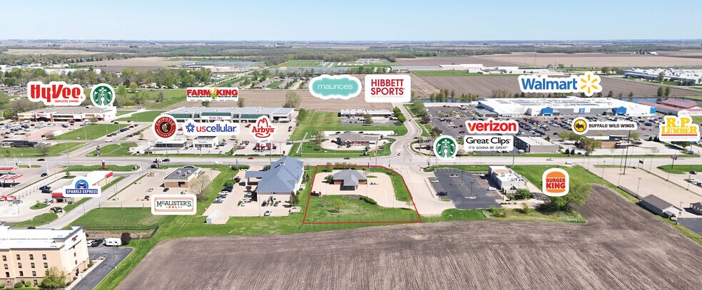 1661 E Jackson St, Macomb, IL for lease - Building Photo - Image 3 of 11