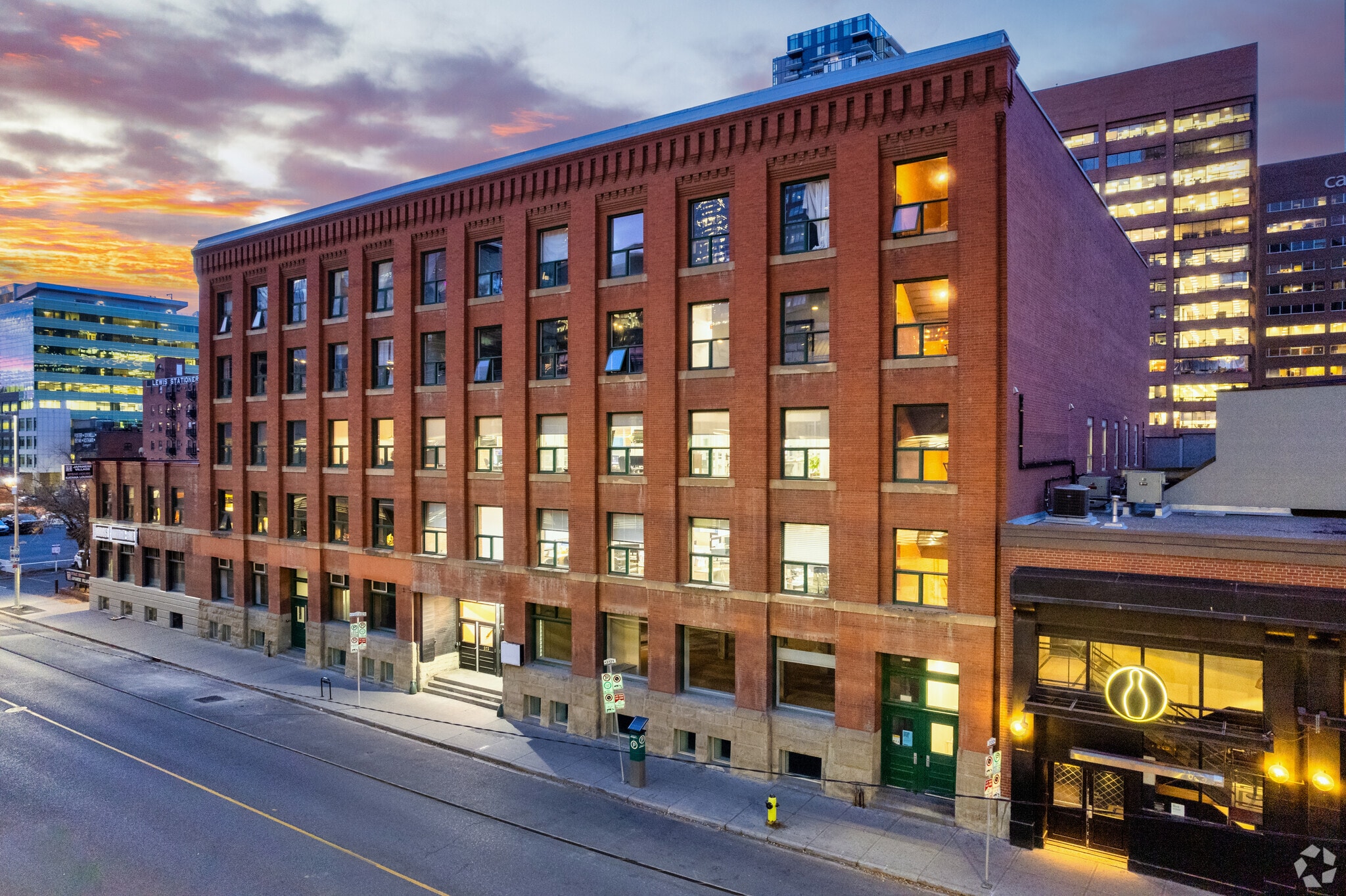 323 10 Av SW, Calgary, AB for lease Building Photo- Image 1 of 6