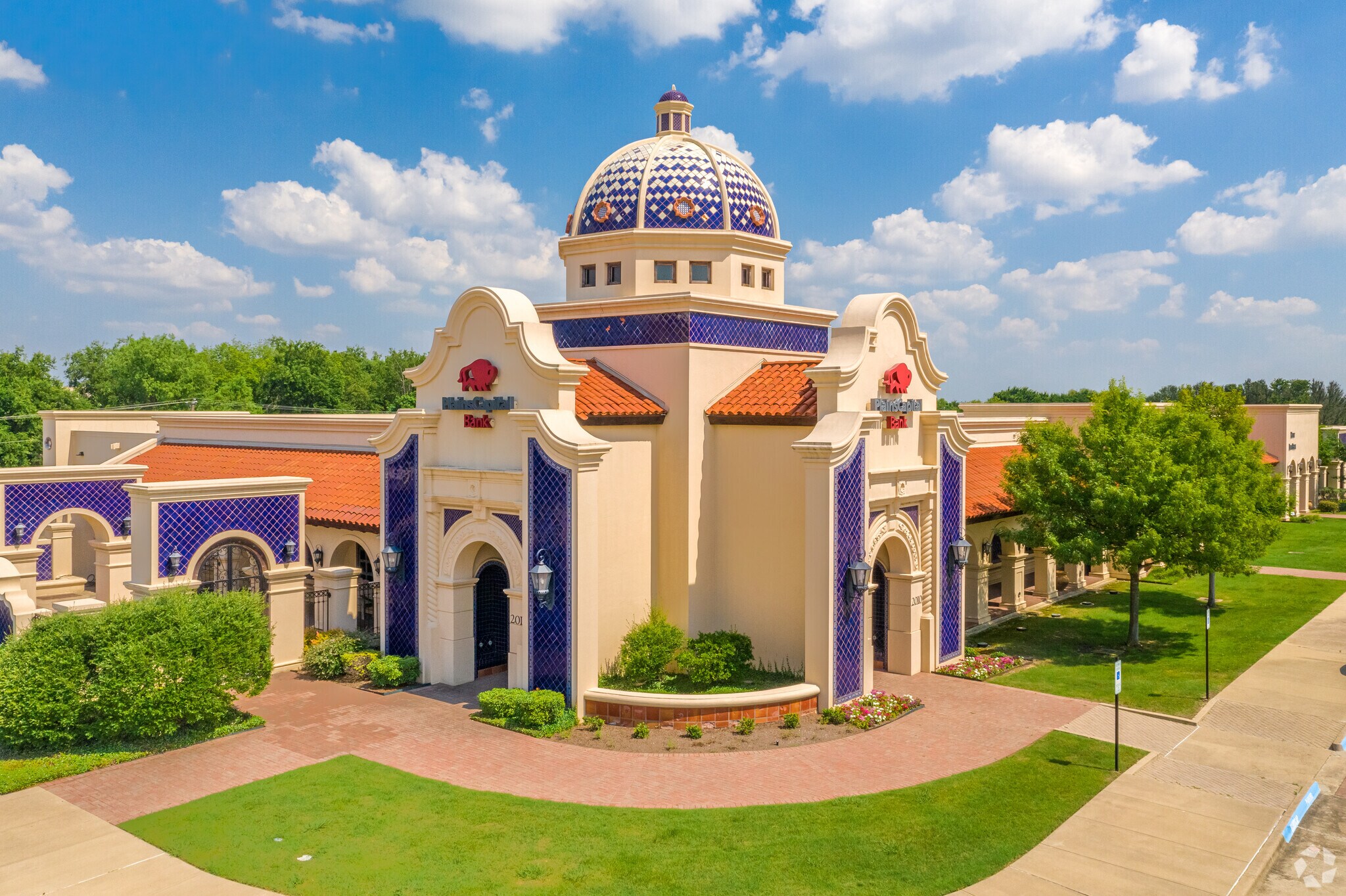 2010 N Hampton Rd, DeSoto, TX à louer Photo principale- Image 1 de 10