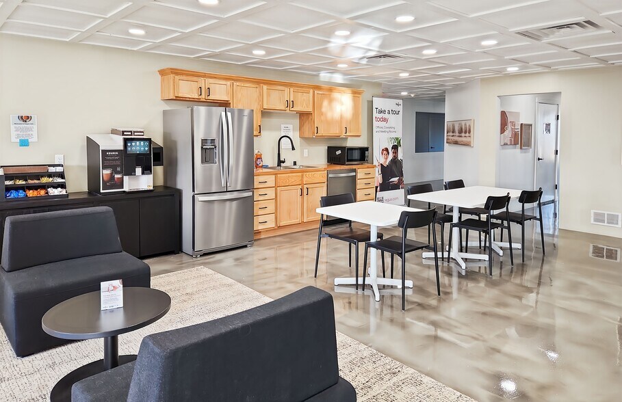 2563 Development Dr, Green Bay, WI à louer - Photo intérieure - Image 2 de 9