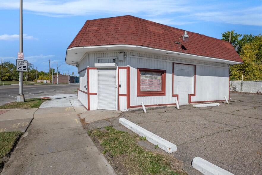 8300 Livernois Ave, Detroit, MI à vendre - Photo du bâtiment - Image 3 de 16