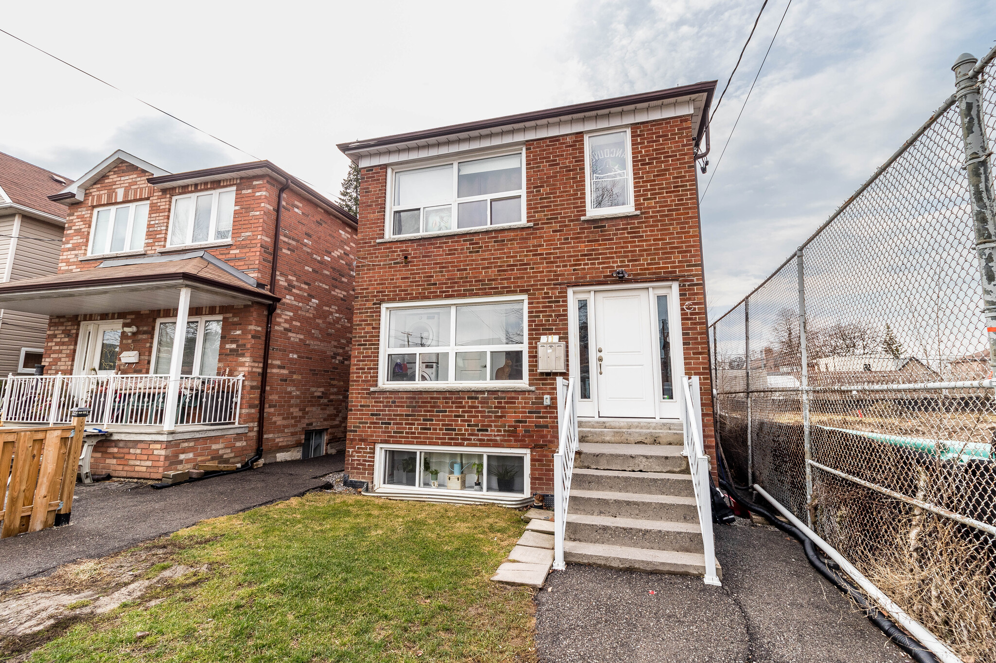 11 Dennis Av, Toronto, ON for sale Primary Photo- Image 1 of 7