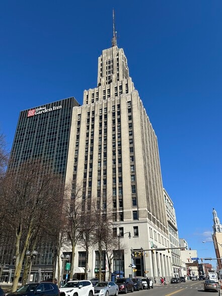 14 Lafayette Sq, Buffalo, NY à vendre - Photo du bâtiment - Image 3 de 17