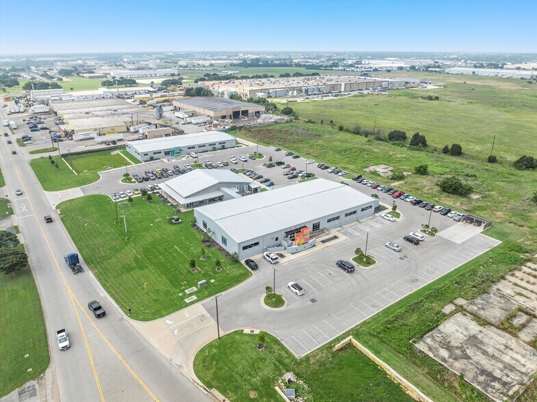 601 Texas Central Pky, Woodway, TX for sale - Building Photo - Image 3 of 7