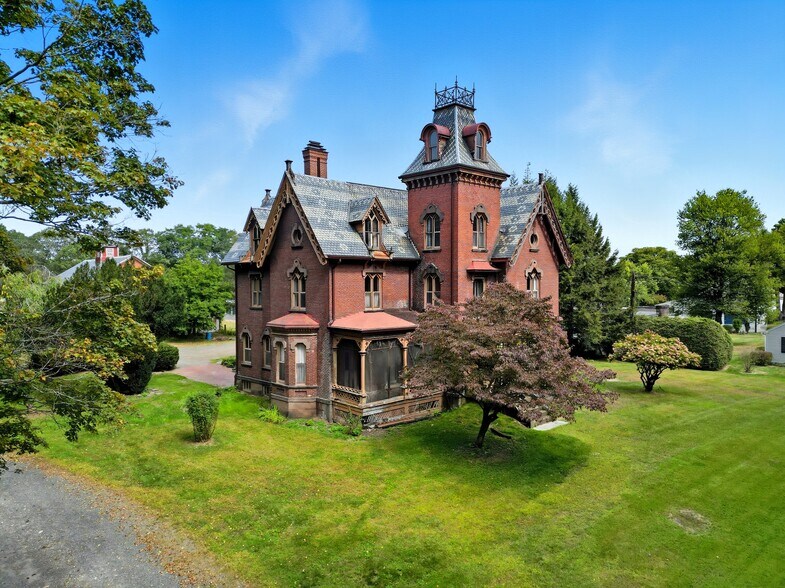 18 Elm St, Hatfield, MA à vendre - Photo du bâtiment - Image 3 de 17