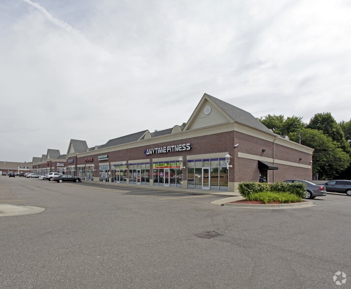 30110-30128 Harper Ave, Saint Clair Shores, MI for lease - Building Photo - Image 2 of 2