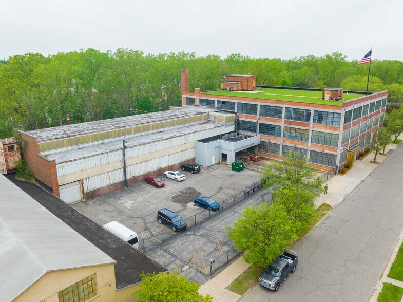 1111 Bellevue St, Detroit, MI à louer - Photo du bâtiment - Image 2 de 29
