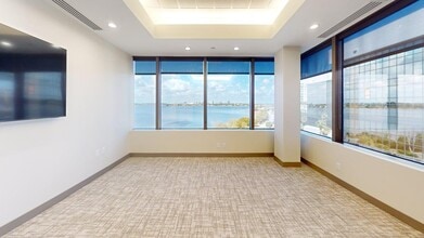 500 S Australian Ave, West Palm Beach, FL à louer Photo intérieure- Image 2 de 4