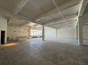 141 Flushing Ave, Brooklyn, NY à louer Photo intérieure- Image 1 de 2