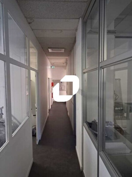 Bureau dans Rueil-Malmaison à louer - Photo intérieure - Image 2 de 24