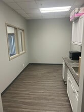 5610-5800 44 St SE, Calgary, AB à louer Photo intérieure- Image 2 de 4