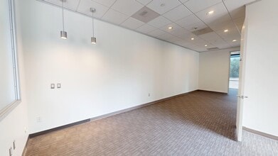 5920 William Cannon Dr, Austin, TX for lease Interior Photo- Image 2 of 4