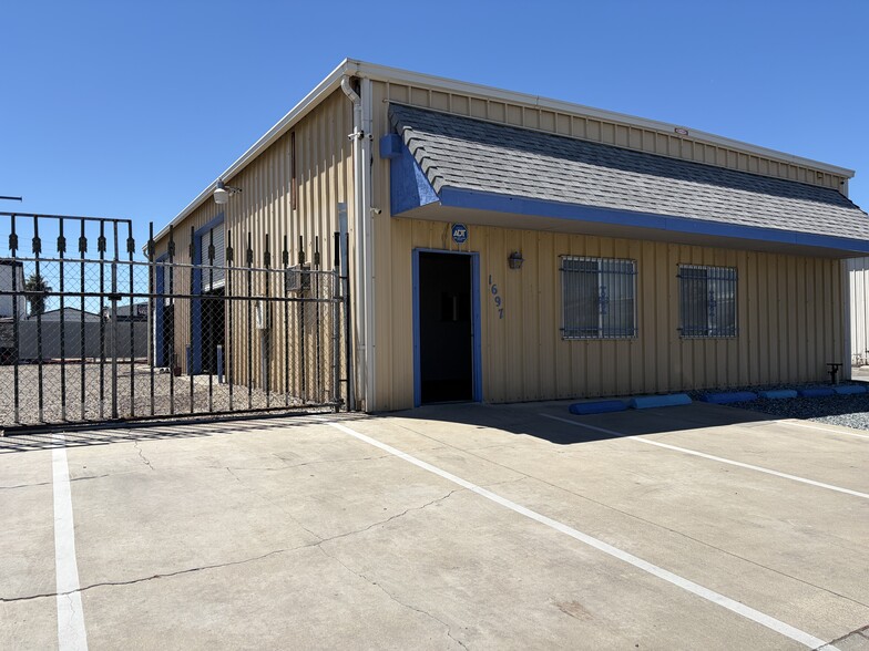 1697 Mccormick St, Turlock, CA for lease - Building Photo - Image 1 of 4