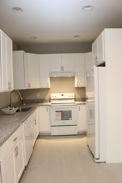 721 Poplar St, Columbia, TN à vendre - Photo du bâtiment - Image 3 de 7