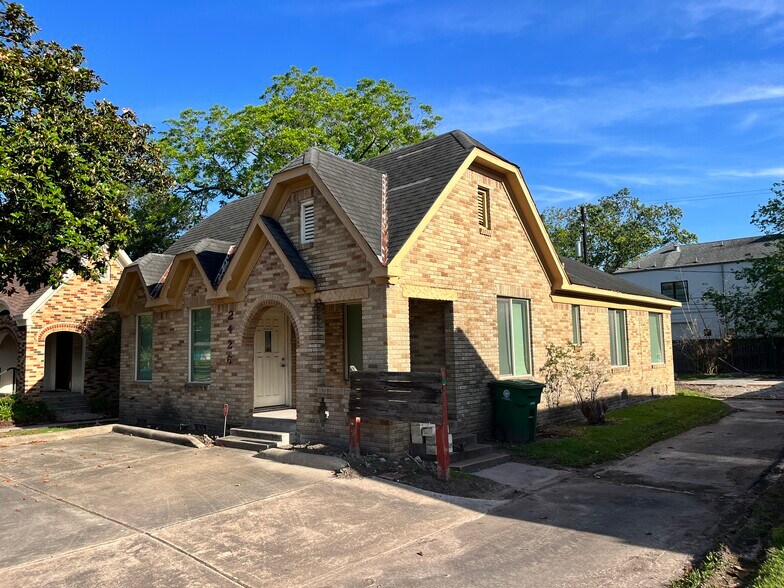 2426 Sunset Blvd, Houston, TX à vendre - Photo du bâtiment - Image 2 de 4