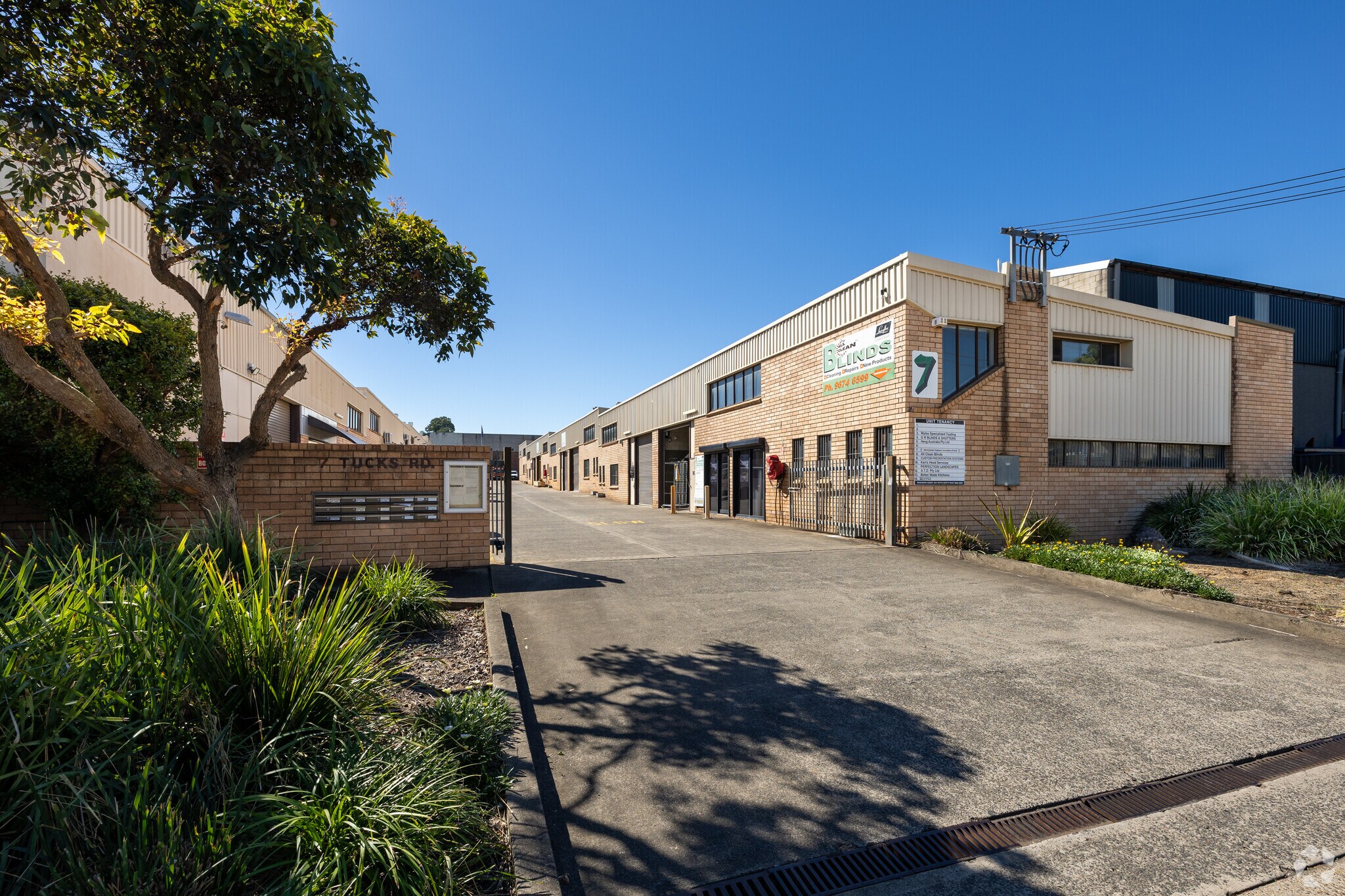 7 Tucks Rd, Seven Hills for lease Primary Photo- Image 1 of 6
