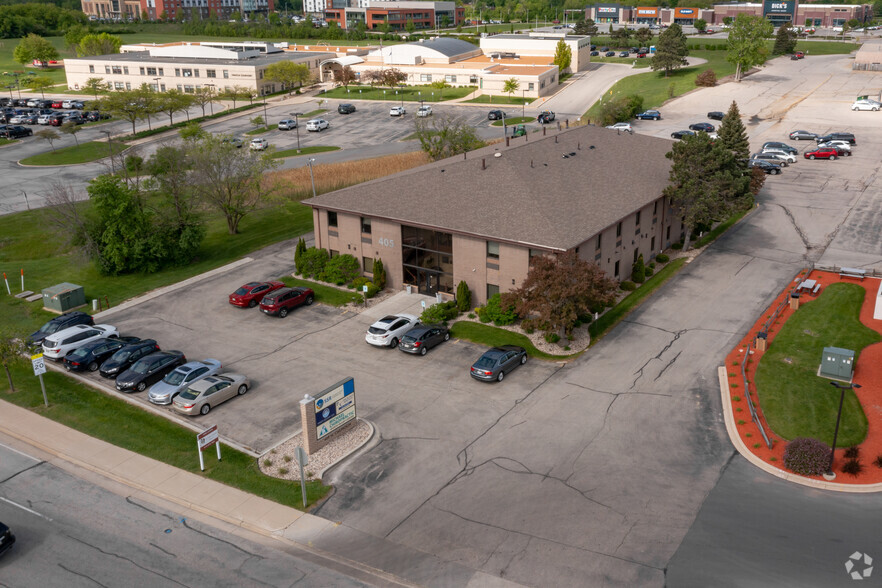 405 N Calhoun Rd, Brookfield, WI for lease - Building Photo - Image 2 of 5