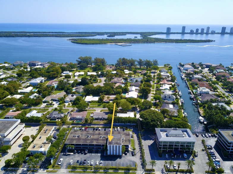 636 US Highway 1, North Palm Beach, FL à vendre - Photo du bâtiment - Image 1 de 1