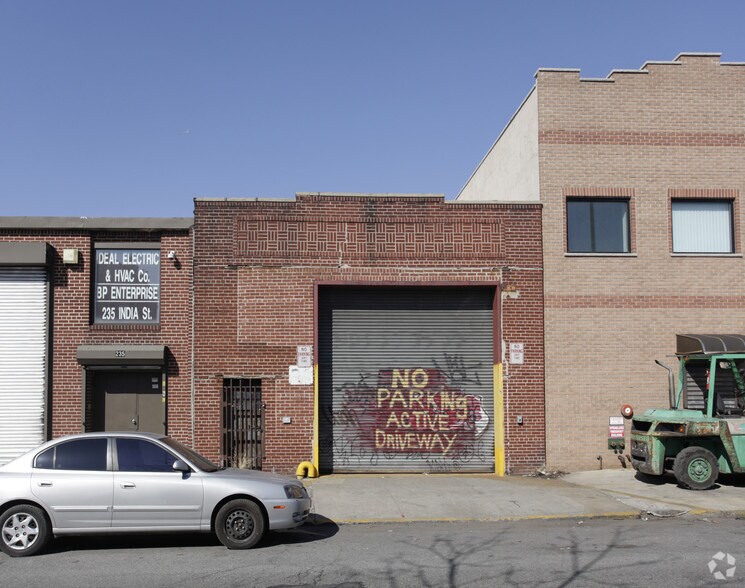 237 India St, Brooklyn, NY à louer - Photo du bâtiment - Image 2 de 4